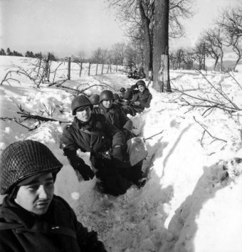 V:\Арденнская операция\фотоархив\Арденны!!! журнал LIFE\141210-battle-of-bulge-wwii-04.jpg