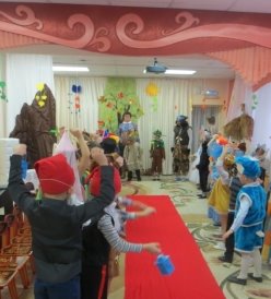 E:\фото - дет сад\ПРОЕКТ ТЕАТР\фото дефиле (4)\IMG_5989.JPG