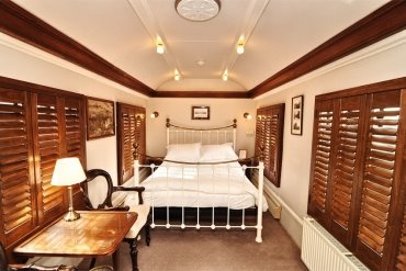 Интерьер вагона поезда «Belmond British Pullman»