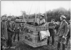 Германский аэростат и наблюдатель с длиннофокусным фотоаппаратом