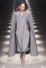 Модель с показа мод Givenchy