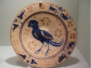 Тарель из Валенсии. 1430–1450. Фаянс, роспись, люстр. Частное собрание. Лицензия Wikimedia Commons