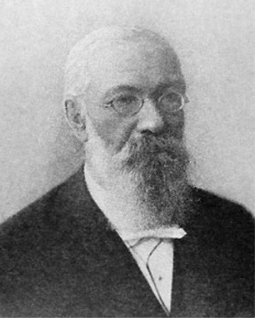 Инженер, купец, директор Правления Товарищества Кренгольмской мануфактуры, Нарвский городской голова, Почётный гражданин Нарвы, действительный статский советник Адольф Фёдорович Ган. Он также являлся Почётным смотрителем Нарвского городского училища, которое в 1897 году окончил Леонид Александрович Рюне.