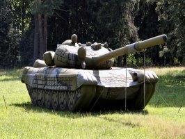 Пневматический макет танка, с высокой детализацией