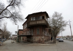 Реконструкция фасада здания c помощью PromeAI