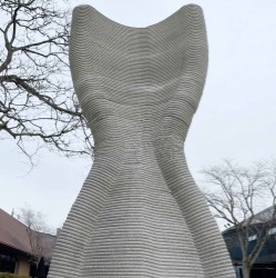 Shell Wall (вид спереди и сзади подчеркивает уменьшение расхода материала, достигнутое за счет тонкой мембраны между структурными ребрами в высокой, дважды изогнутой стене) [https://www.forma.spb.ru/archiblog/2023/04/04/sverhlyogkaya-beton-dlya-3d-pechati/?ysclid=m6rpkjw1id912196171]