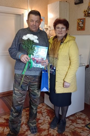 Николай Фёдорович Дроздов принимает поздравления по случаю дня рождения. Юбиляру — 75 лет! Вышгородок, 14 мая 2025 года