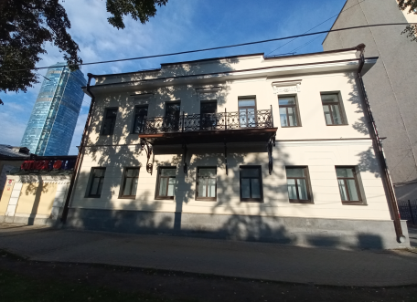 Объект культурного наследия «Дом купца С. И. Лопатина». Фото августа 2025 г.