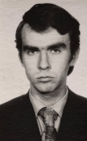 Тийт Раймондович Тамби. Фото примерно 1984 года. Источник: ЦГАИПД СПб. Ф. Р-4768. Оп. 56. Д. 469. Л. 6