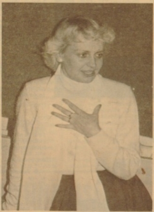 Супруга Тийта Раймондовича Тамби — Айде Тамби, одна из организаторов Дня молодёжи. Образцовый совхоз Саку, февраль 1988 года. Фото Велло Ээнсалу. Источник: Noorte Hääl. 1988. № 55. 06 märts. Lk. 1