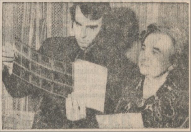 Пропагандисты Тийт Тамби из производственного объединения «Тоотси» и Эди Терас из 8-классной школы в Тыстамаа изучают материалы методической конференции «Теория и практика связей партпросветработы» для пропагандистов, лекторов и политинформаторов. Пярну, декабрь 1974 года. Источник: Metoodiline konverents // Pärnu Kommunist. 1974. № 251. 28 dets. Lk. 2