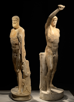 Скульптурная группа «Тираноубийцы (Гармодий и Аристогитон)», мрамор. Римская работа II в. н. э. по образцу Крития и Несиота 477–476 гг. до н. э.