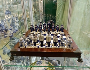 Часть экспозиции работ «Союза Гжельских мастеров» на XXXVII выставке-ярмарке народных художественных промыслов России «Ладья. Весенняя фантазия». Весенняя фантазия». Фото предоставлено общероссийским движением по поддержке мастеров народных художественных промыслов и традиционных ремёсел «Хранители НХП»