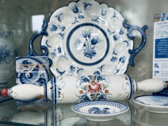 Часть экспозиции музея современных авторских работ «Союз гжельских мастеров». Фото взято со страницы музея в социальной сети ВКонтакте