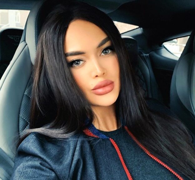 Неизвестная (https://dzen.ru/a/XqHUMy-yYjbFqMpj)