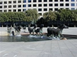 Фонтан «Мустанги», Ирвинг, США
