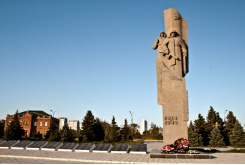 Описание: Памятник, посвященный жертвам Гражданской и Отечественной войн
