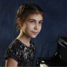 https://grandpianocompetition.com/uploads/filer_public_thumbnails/filer_public/27/be/27be0714-9e7f-496e-9bbb-038be88e09f8/aleksandra_dovgan.jpg__176x176_q85_crop-center_subsampling-2.jpg