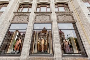 Изображение выглядит как здание, внешний

Описание создано автоматически