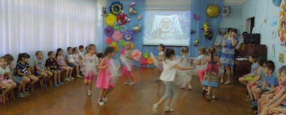 Танец со снежинками