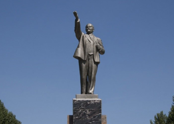 Памятник Ленину