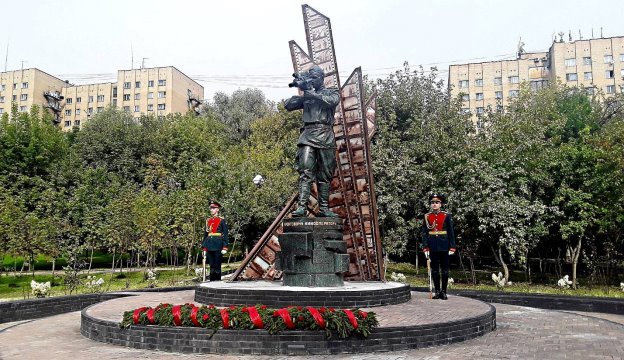Памятник фронтовым кинооператорам в Красногорске. Фото: © Андрей Ермилов / ТАСС [6]