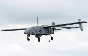 БЛА RQ-2А «Pioneer» (слева) и CL-289 (справа)