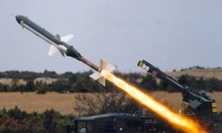 БЛА RQ-2А «Pioneer» (слева) и CL-289 (справа)