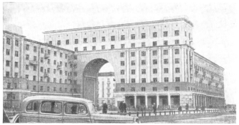 Г. Горький. Автозаводский район. Квартал № 4. Архит. И. Голосов, 1936 г. Общий вид. План секции. [2, с. 205]
