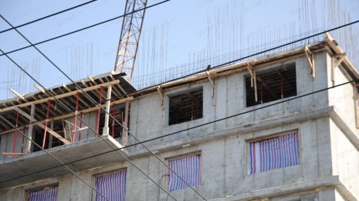 Использование бруса на телескопических стойках в качестве балок опалубки перекрытия на объекте ЖД Беринг г. Хабаровск
