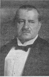 https://upload.wikimedia.org/wikipedia/commons/3/3f/Theodor_Kaes_%28ca._1900%29.jpg