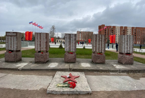Братские могилы воинов погибших на Урицком рубеже