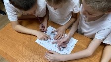 Изображение выглядит как человек, внутренний

Автоматически созданное описание