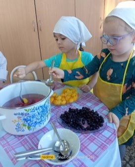 C:\Users\User\Desktop\2022-2023 ср гр\Варим компот\IMG-9fa3543c568f580dc73424afa08e8b58-V.jpg