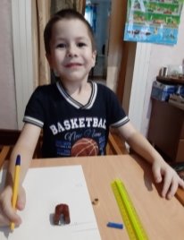 C:\Users\Галина\Desktop\Я - ИССЛЕДОВАТЕЛЬ\Тимофей\фото с магнитами\опыт2\20190209_171404.jpg