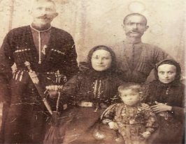 C:\Users\Шутина Татьяна\Desktop\конкурсы на жюри\Работы участников конкурса Со-творение\Номинация Моя семейная реликвия\возрастная категория 7-10 лет\Карасов Руслан\photo3.jpg