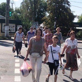 Мы, и все спешат …
