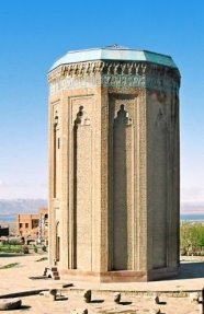 D:\Documents\Рабочий стол\1280px-Momine_Hatoon_Mausoleum.jpg