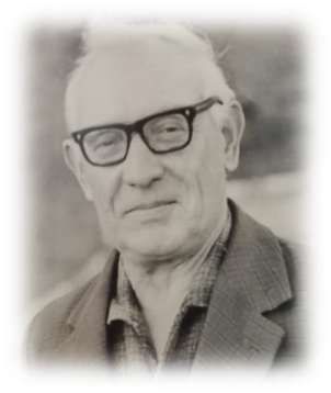 Виктор Федорович Прохоров (10.01.1914–03.12. 2001) — учитель истории, краевед. Все годы В. Ф. Прохоров вел большую внеклассную краеведческую работу с учащимися, увлекая молодёжь своими поисками, находками