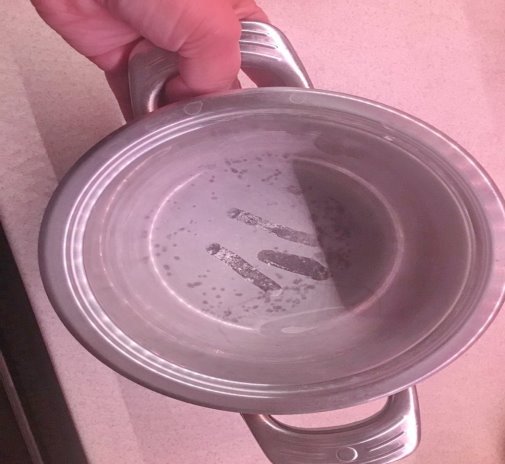 Изображение выглядит как человек, внутренний

Автоматически созданное описание