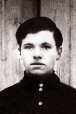 Статутов Георгий Николаевич