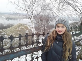 Вид из сада на заснеженную пойму реки