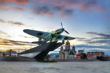 Памятник штурмовику Ил-2 в г. Самаре