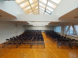 Вид на сцену Рис. 2. Вид на посадочные места