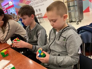 На встрече со спидкуберами