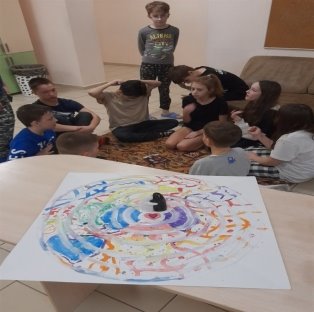 Коллективный рисунок, выполненный на групповых занятиях