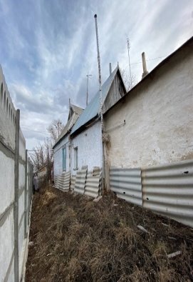 Старая часть дома, в которой жил Бауржан