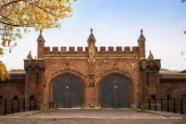 Фридландские ворота - одни из семи сохранившихся городских ворот.