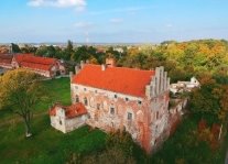 Замок Георгенбург (собственность РПЦ), 1385-1390. Калининградская обл., г. Черняховск, п. Маёвка. Фото: @feuerfuchs29