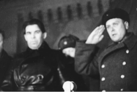 Иван Зубков во время торжественного митинга трудящихся по случаю прибытия первого поезда с Большой земли, 7 февраля 1943 года